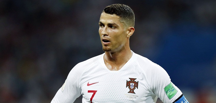 Ministro italiano reprochó viaje de Cristiano Ronaldo a Turín: lo acusó de violar protocolo COVID