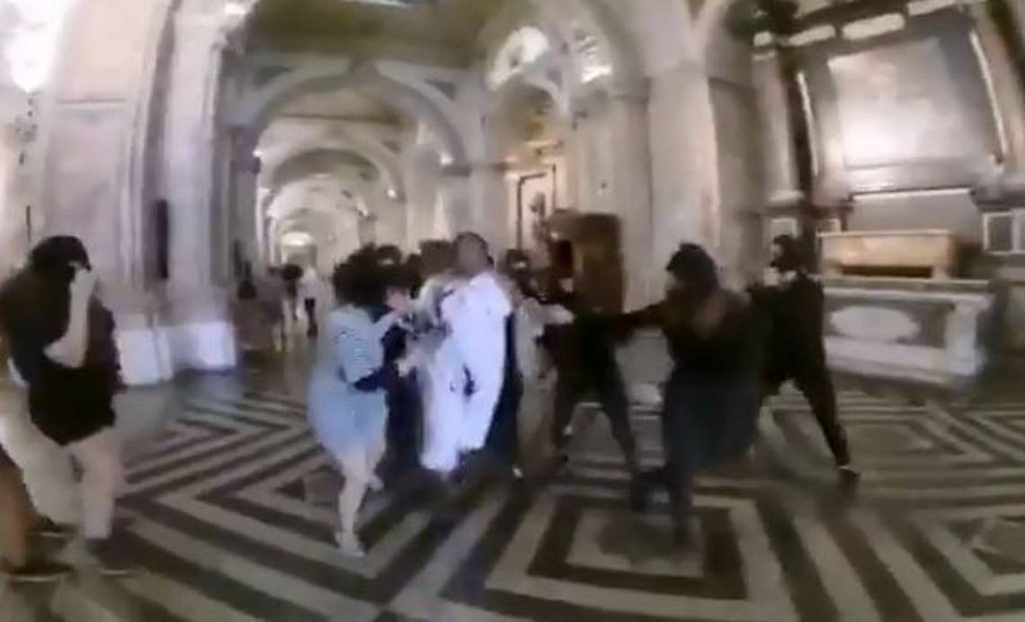 Chile Vamos incluyó falso secuestro en la Catedral Metropolitana dentro de la franja del Rechazo