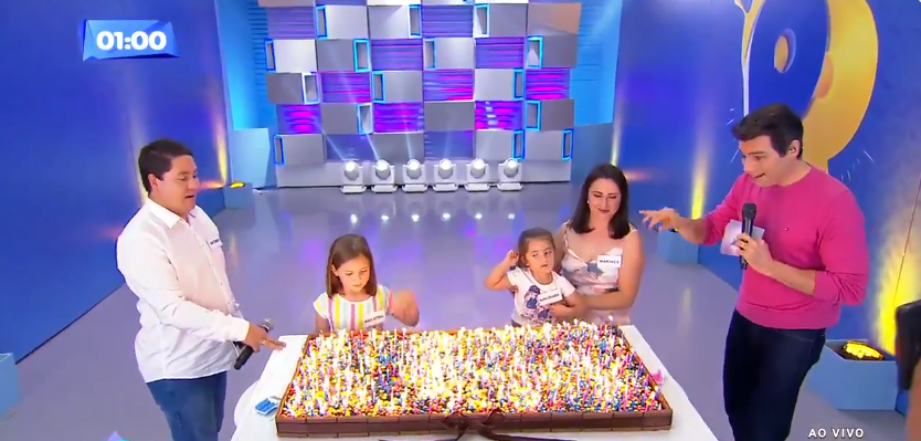 Una se lució: hermanas de viral de la torta fueron invitadas a apagar 500 velas en la TV brasileña
