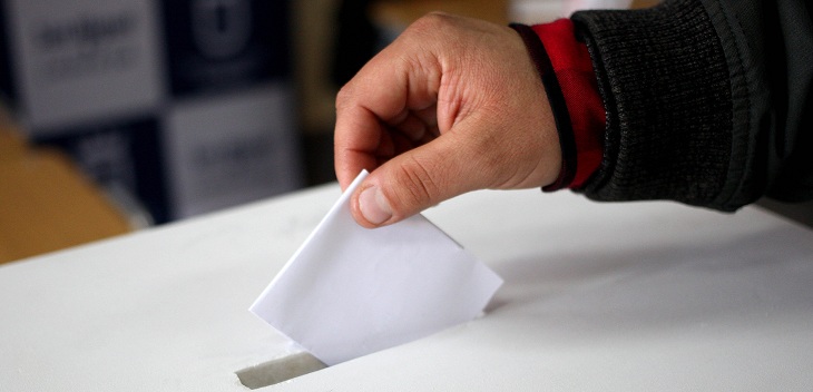 Detienen a mujer por fotografiar voto en San Pedro de la Paz: ella asegura que era una selfie