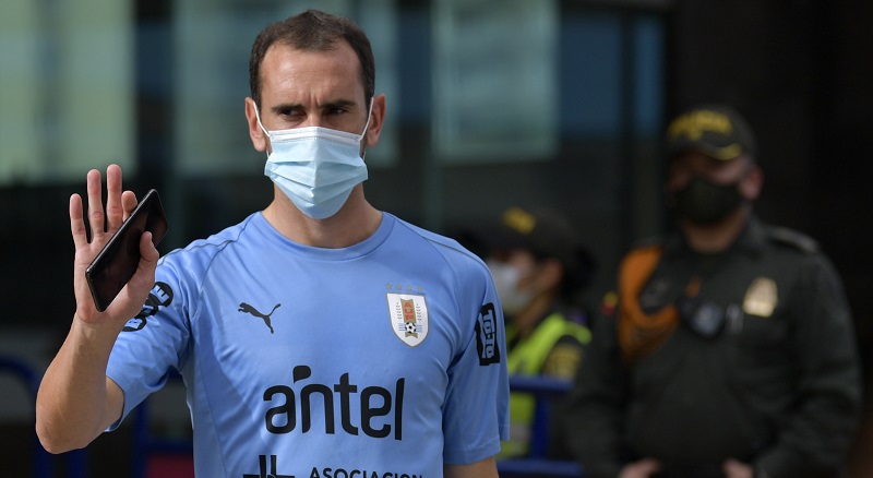 Polémica en Uruguay por brote de COVID en la selección: con Diego Godín van 16 casos confirmados