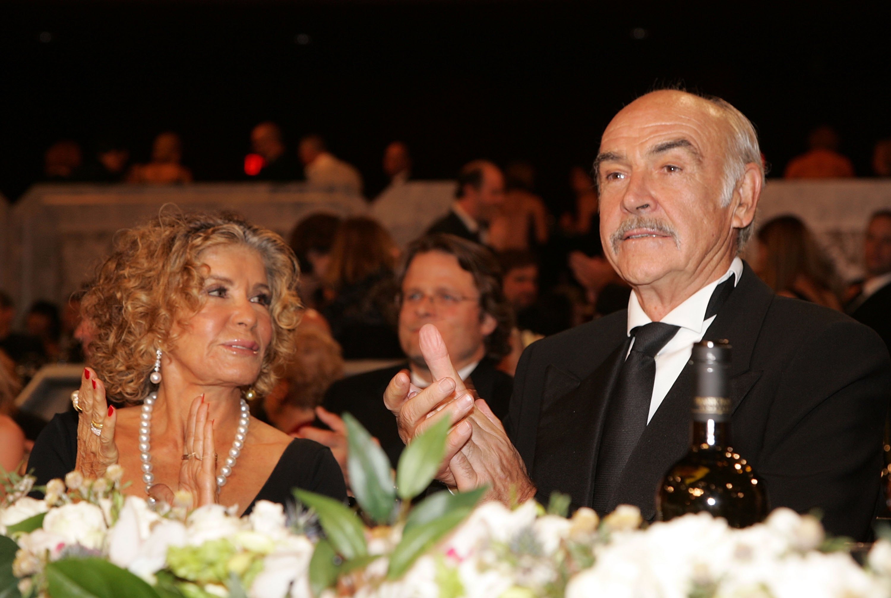 Sir Sean Connery y Micheline Roquebrune | Agence AFP