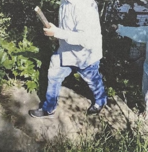 Imagen que según Defensoría da cuenta del uso de palos durante el incidente. 