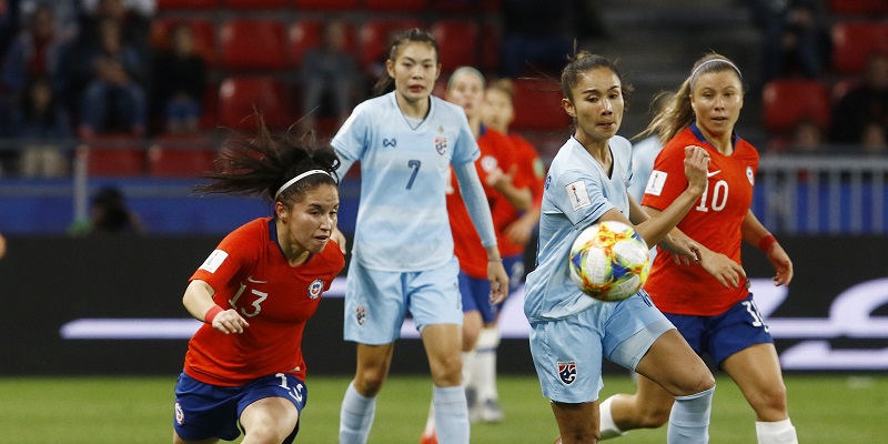 ¿Y qué pasa con Chile? FIFA acuerda medidas para proteger a jugadoras y DT's durante la maternidad