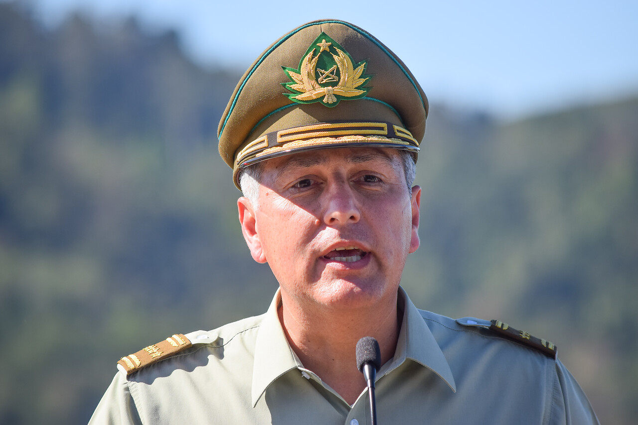 Renuncia de Mario Rozas: exgeneral de Carabineros aparece como imputado en 36 querellas