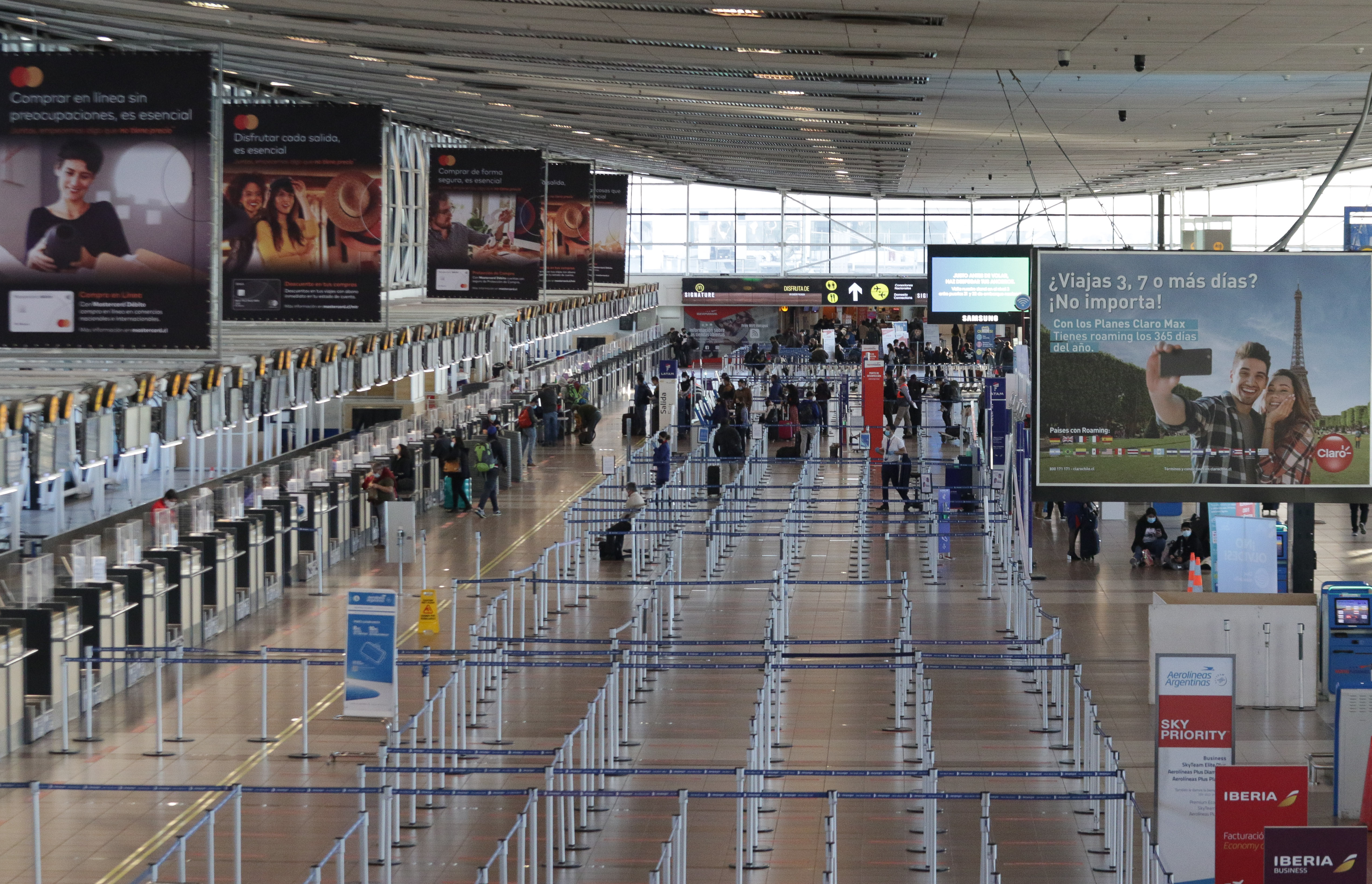 Tras apertura de fronteras: Ministerio informó que 921 extranjeros han ingresado a Chile