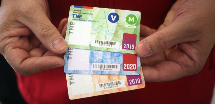 Junaeb hace llamado a estudiantes para revalidar su TNE: plazo vence el próximo lunes