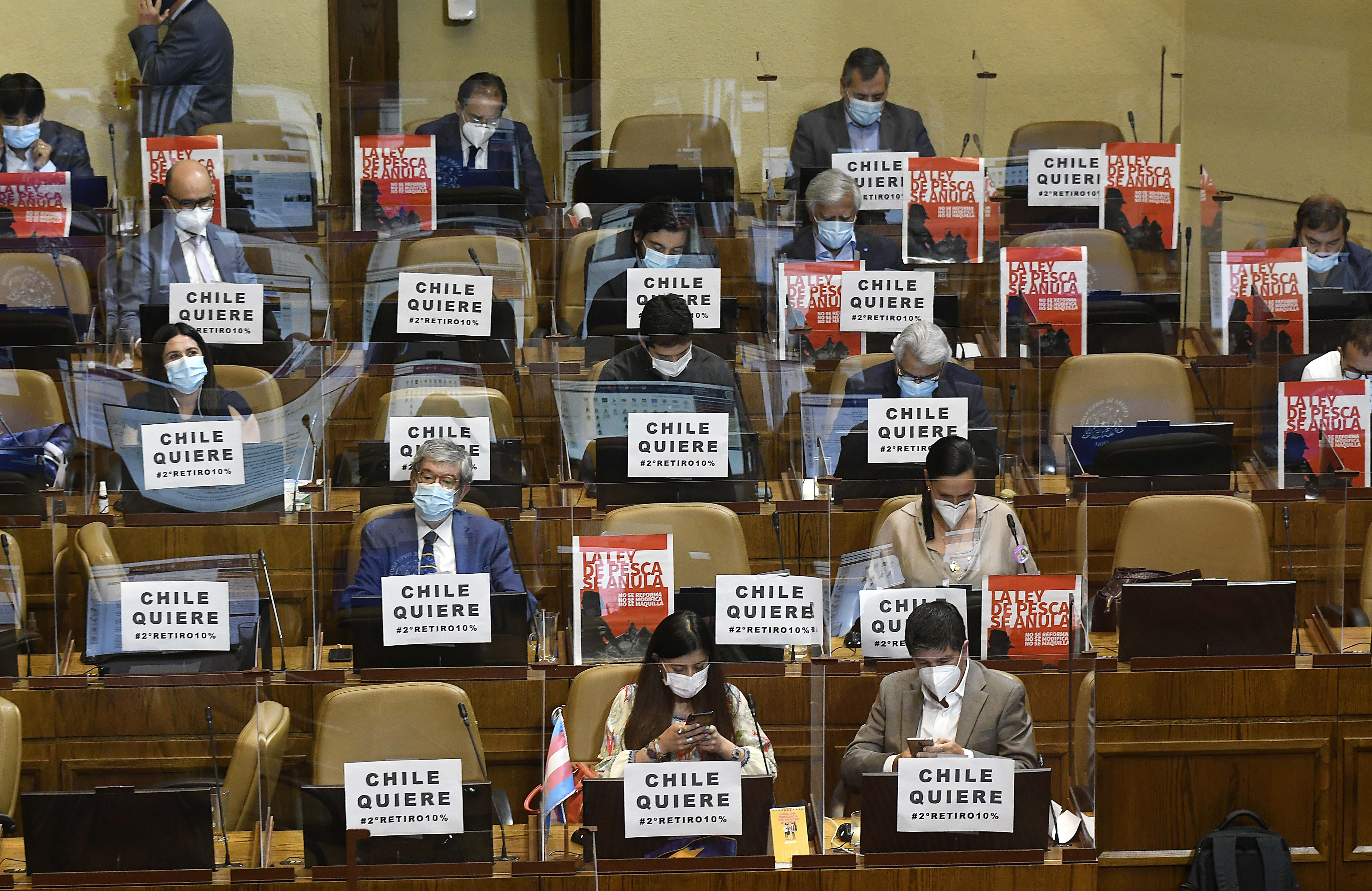 Sala de Cámara de Diputados aprobó en general proyecto que anula la Ley de Pesca