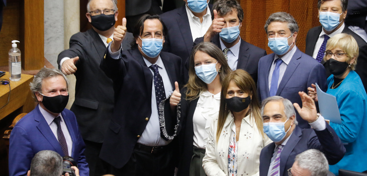 Senado rechazó acusación constitucional contra Víctor Pérez