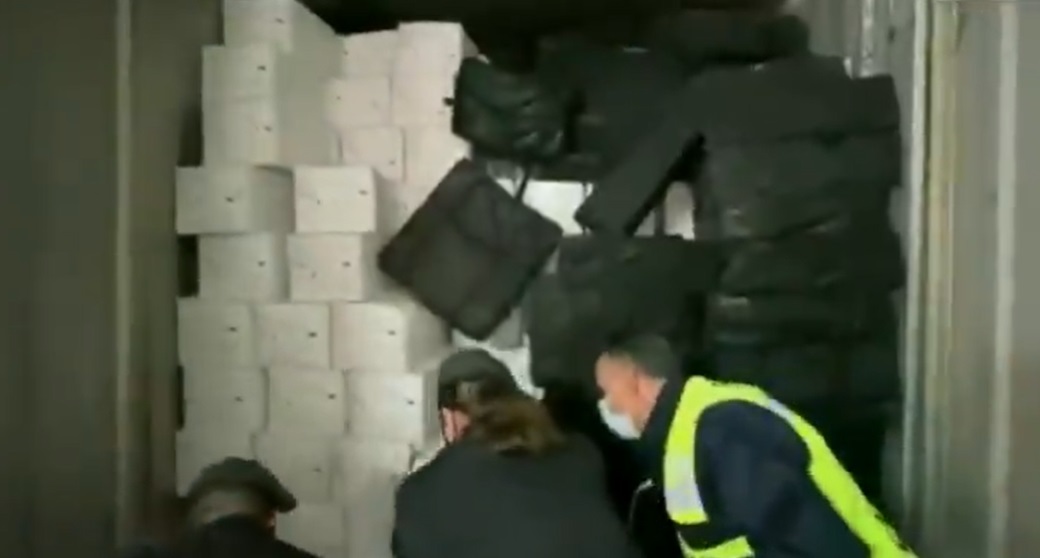 Incautan en Italia casi una tonelada de cocaína escondida en mariscos provenientes de Chile