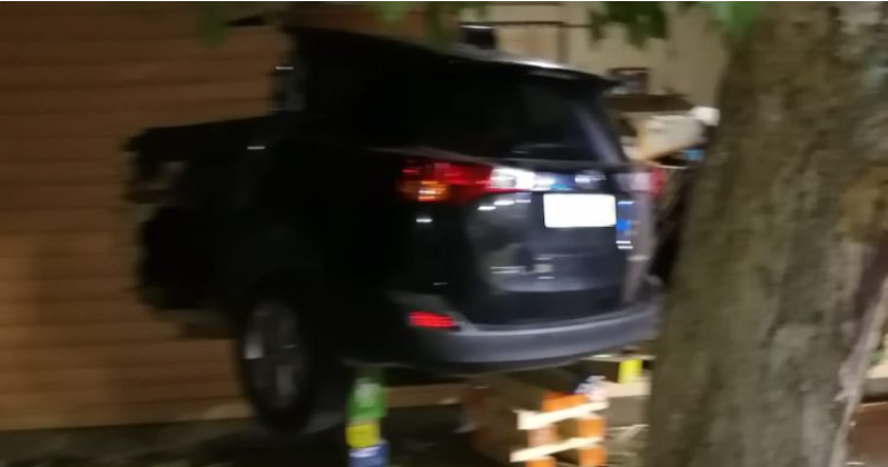 Carabinero es dado de baja por conducir ebrio, chocar contra casa y aplastar a morador en Chillán