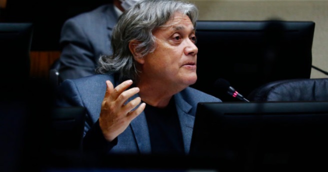 Senador Alejandro Navarro se encuentra en estado crítico según su equipo de prensa