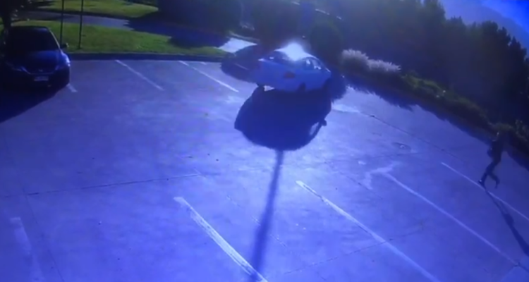 Revelan video que muestra actuar de carabinero escolta de Briones durante robo en servicentro