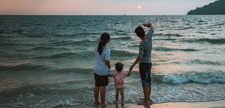 “Sharenting”: la moda de publicar fotos de hijos en redes sociales que pone en riesgo su seguridad