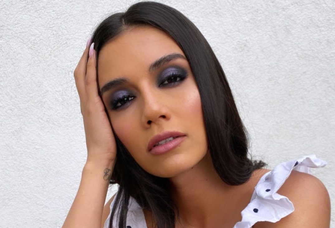 Steffi Méndez debutó como modelo de alta costura de la marca Ly Couture: la maquilló su hermano