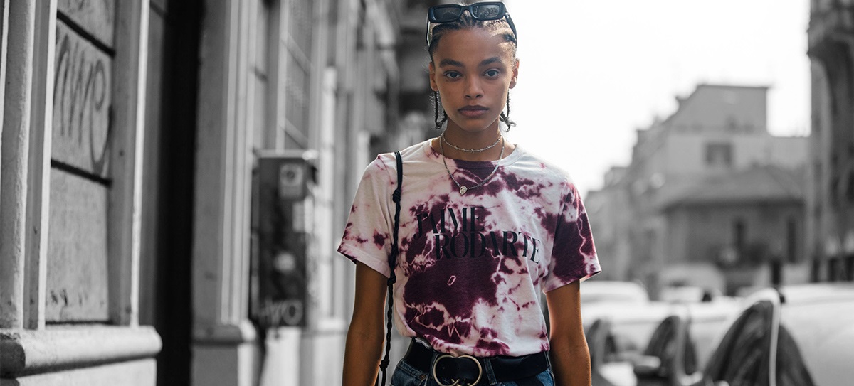 Faldas escocesas, jardineras de lino y estampado de flores: la moda que será tendencia este verano