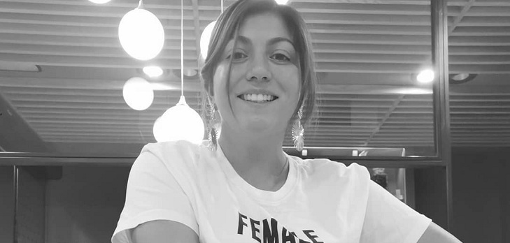 Chef Fernanda Fuentes sorprendió dejando atrás su clásico cabello negro y apostó por un nuevo tono