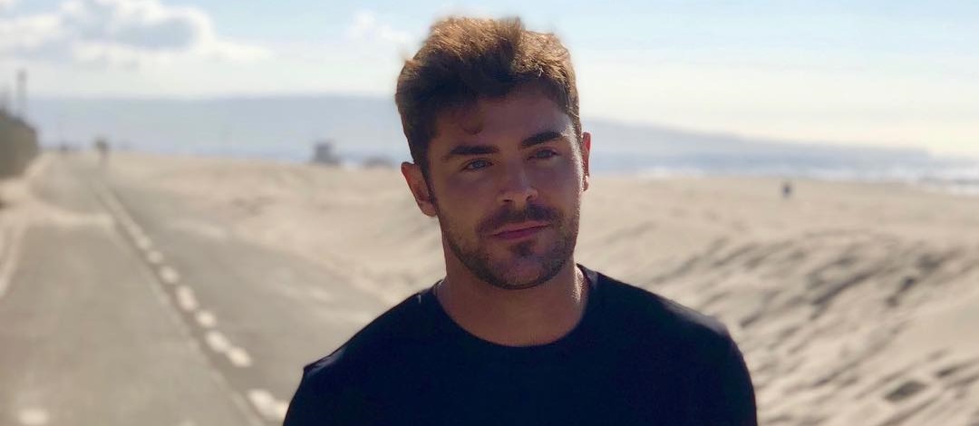 ¿Siguió la moda de Miley Cyrus? Zac Efron sorprende con nuevo corte de cabello 