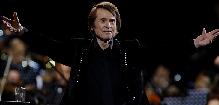 Raphael en el centro de la polémica: ofreció recital para 5 mil personas en Madrid a estadio cerrado