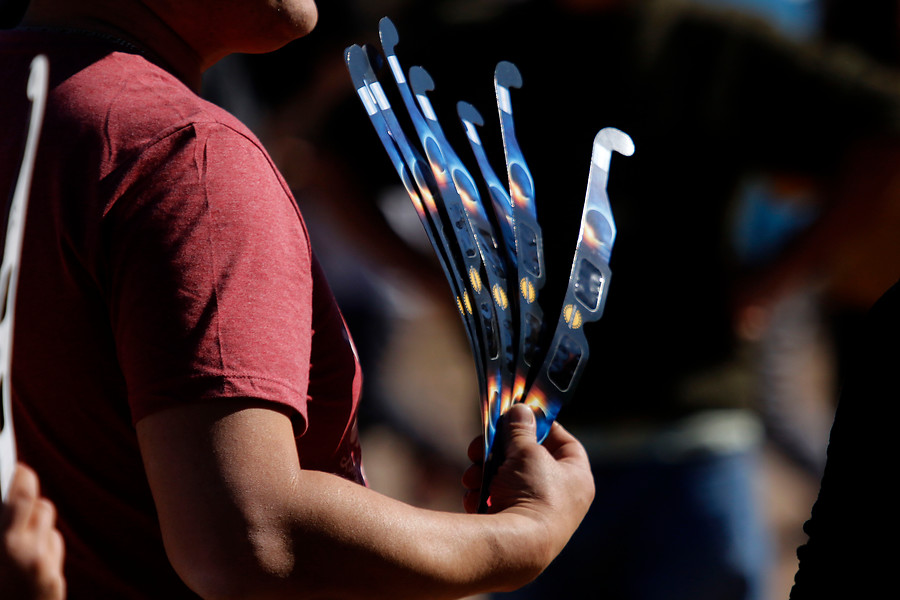 Consejos de especialistas para ver el eclipse: usar lentes certificados y tener periodos de descanso