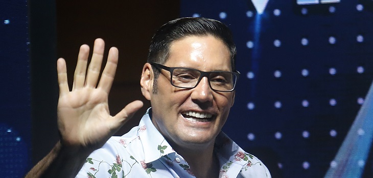 Pedro Ruminot sonrojó a Pancho Saavedra mostrando una relajada postal del animador en playa nudista