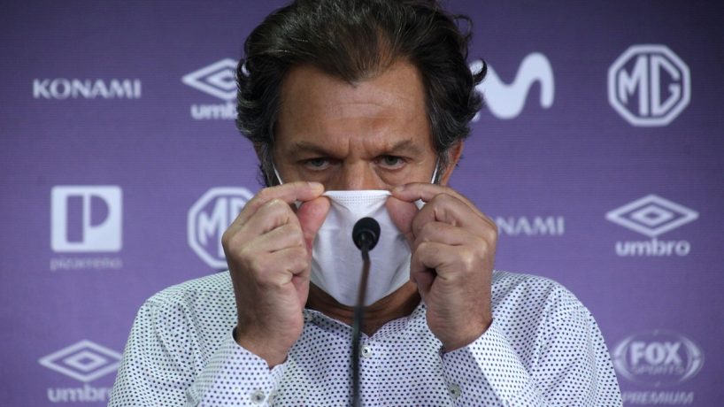 Aníbal Mosa habría prometido millonario bono a plantel de Colo Colo en caso de que se salven de la B