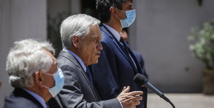 Vacunas voluntarias y gratuitas: Piñera entregó detalles del plan de vacunación contra el COVID-19