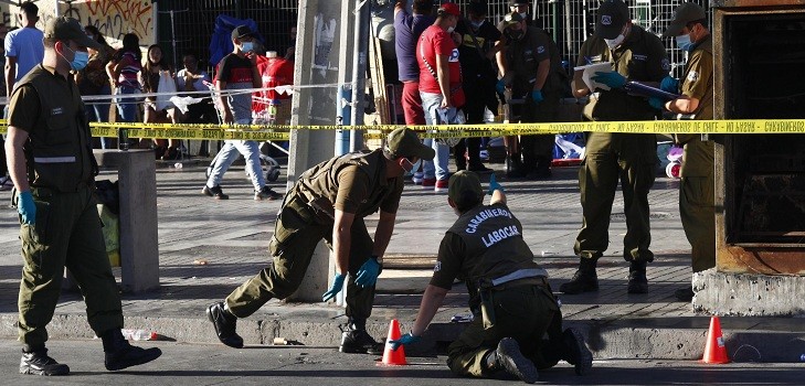 Encuentran vehículo blanco protagonista de fatal balacera en Plaza de Maipú: hay un detenido