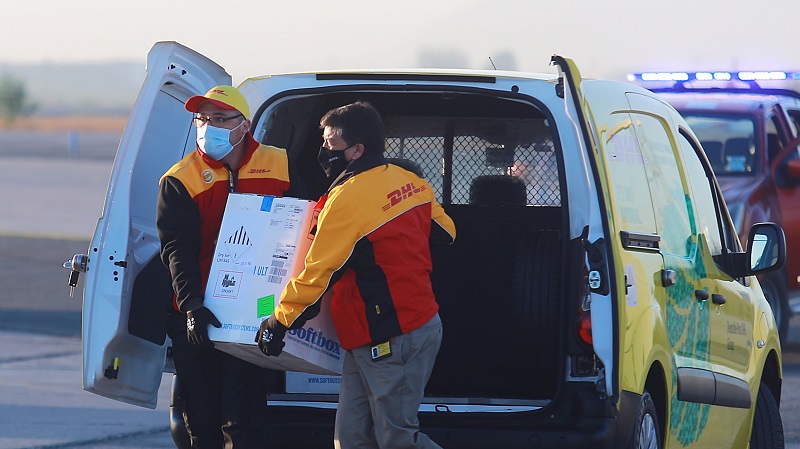 Chile recibe el primer cargamento de vacunas contra el COVID-19