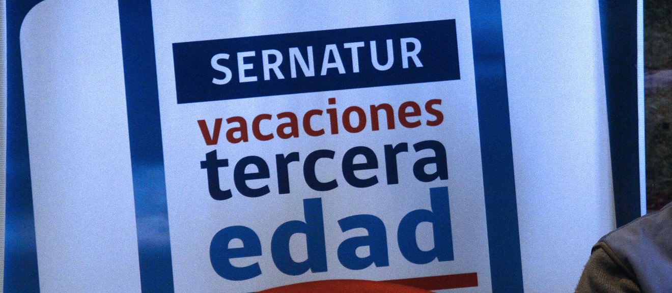 La respuesta de Sernatur tras críticas por viaje de adultos mayores que terminó con un contagiado