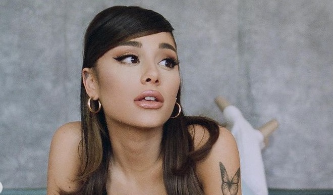 Ariana Grande anunció su compromiso con Dalton Gomez: mostró su brillante anillo en redes sociales