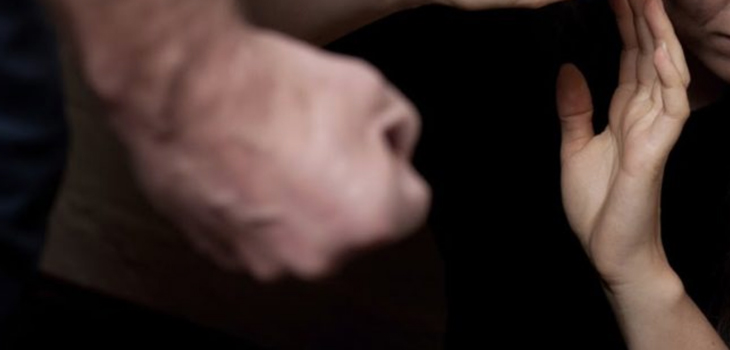 Gobierno reiteró que mujeres pueden salir de hogares a denunciar VIF sin permiso especial