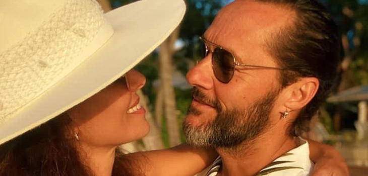 Se casaron: Diego Torres y Débora Bello publicaron tiernas fotos de su matrimonio en la playa