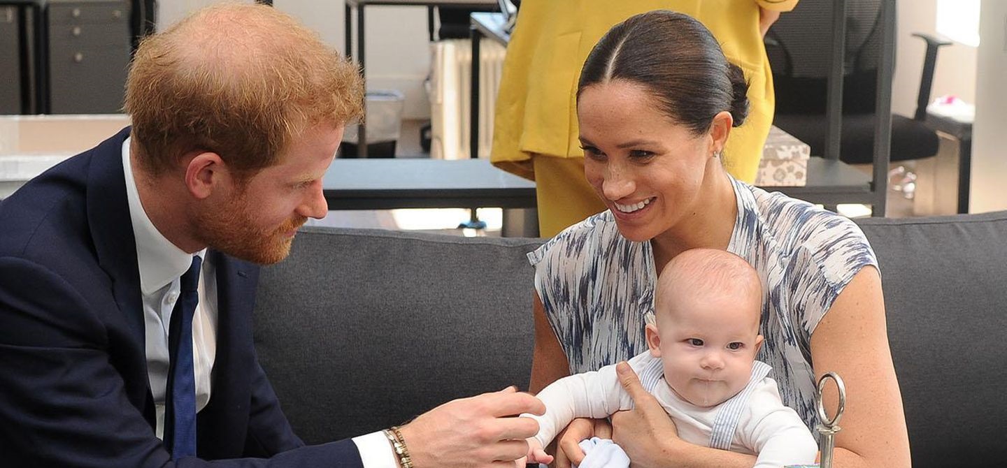 La especial postal familiar navideña de Harry y Meghan: muestra lo grande que está su hijo Archie