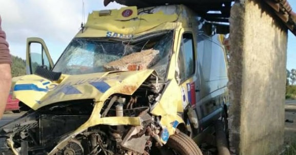 Ambulancia fue atacada a piedrazos tras chocar: Hospital de Cañete repudia agresión a paramédicos