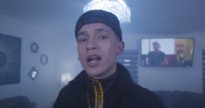 Detienen a cantante urbano tras allanamiento en Maipú: había una subametralladora, droga y munición