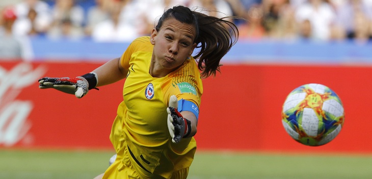 La única sudamericana: Christiane Endler fue nominada al equipo ideal 2020 de la UEFA