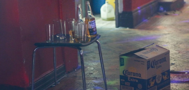 Carabineros detiene a 9 individuos en fiesta clandestina de San Fernando: uno de ellos es PDI