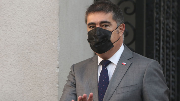 Mario Desbordes renuncia al Ministerio de Defensa con miras a una candidatura presidencial