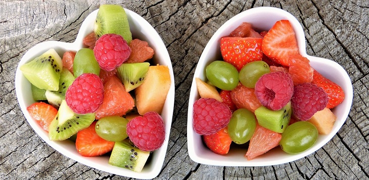 Consumo de frutas en verano: experta entregó la mejor forma para comerlas y explicó por qué