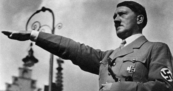 Profesor de la U. de Chile denuncia a alumna por presentar trabajo sobre su admiración por Hitler