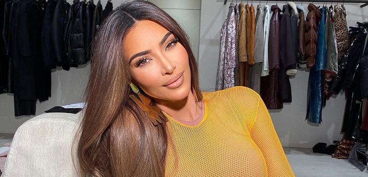 El particular atuendo que utilizó Kim Kardashian durante la noche de Navidad: la compararon con Hulk