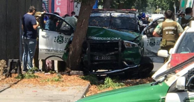 Patrulla de Carabineros protagoniza accidente de tránsito durante persecución en Santiago