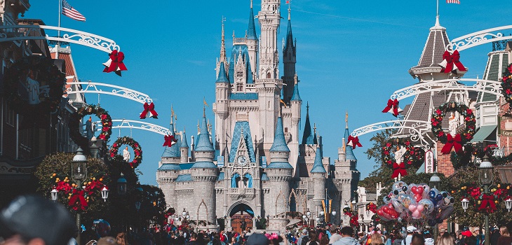 Descubren que Disney World colocó mascarillas de manera digital a clientes que no la llevaban puesta