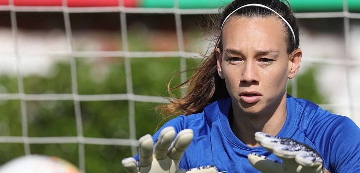 Christiane Endler tras ser incluida en el equipo ideal FIFA/FIFPro: 