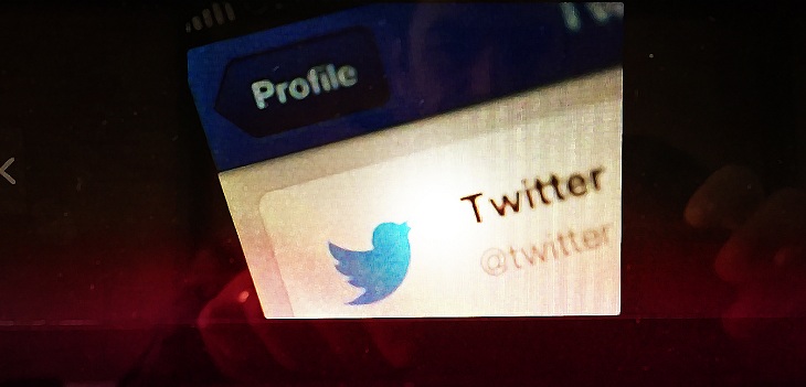 Polémica causa retuiteo de la Seremi de la mujer Bío Bío: aparece presunta fotografía de niño muerto