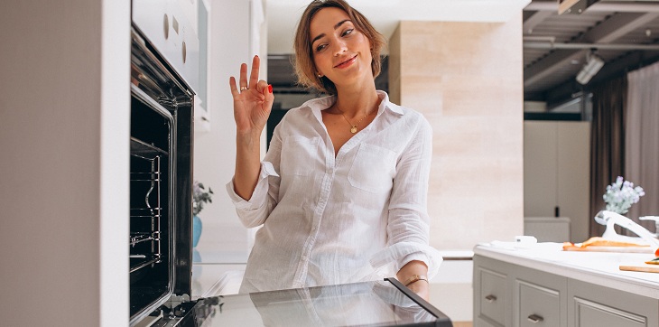 El truco que dejará tus bandejas del horno como recién compradas y sin gastar de más