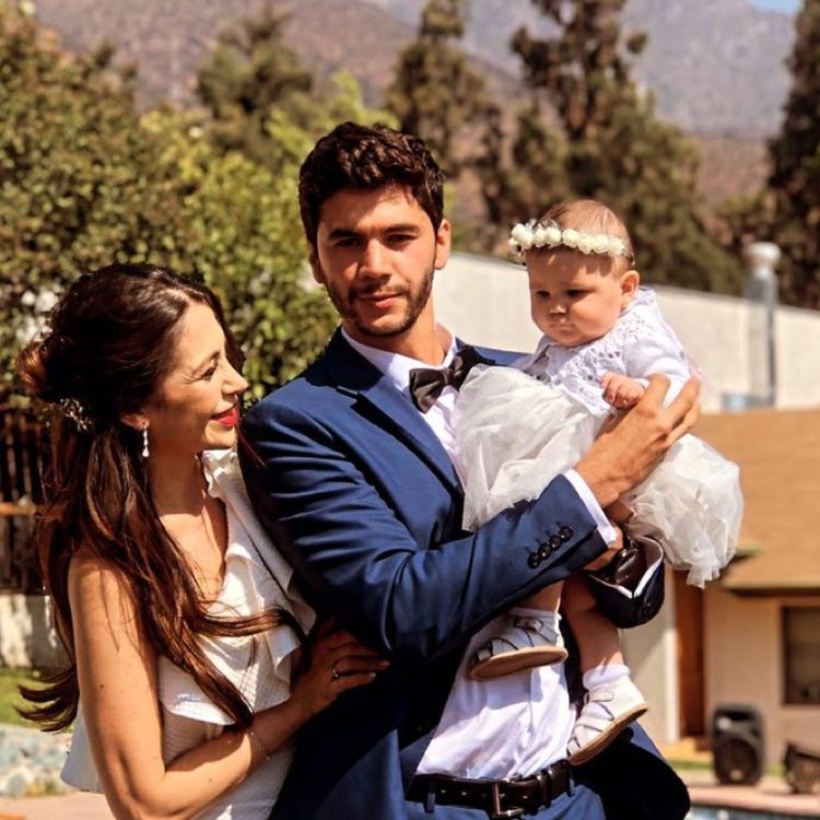 Yamna Lobos contrajo matrimonio con su pareja Rodrigo Ramírez