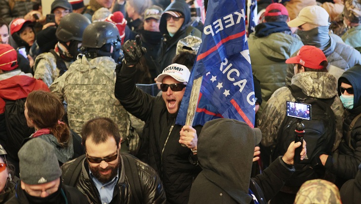Evacúan edificios del Congreso de EE.UU mientras partidarios de Trump protestan en el Capitolio