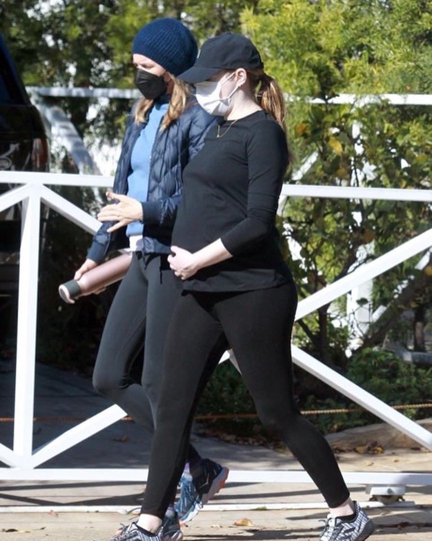 Emma Stone y las fotografías que confirman que está embarazada de su primer hijo